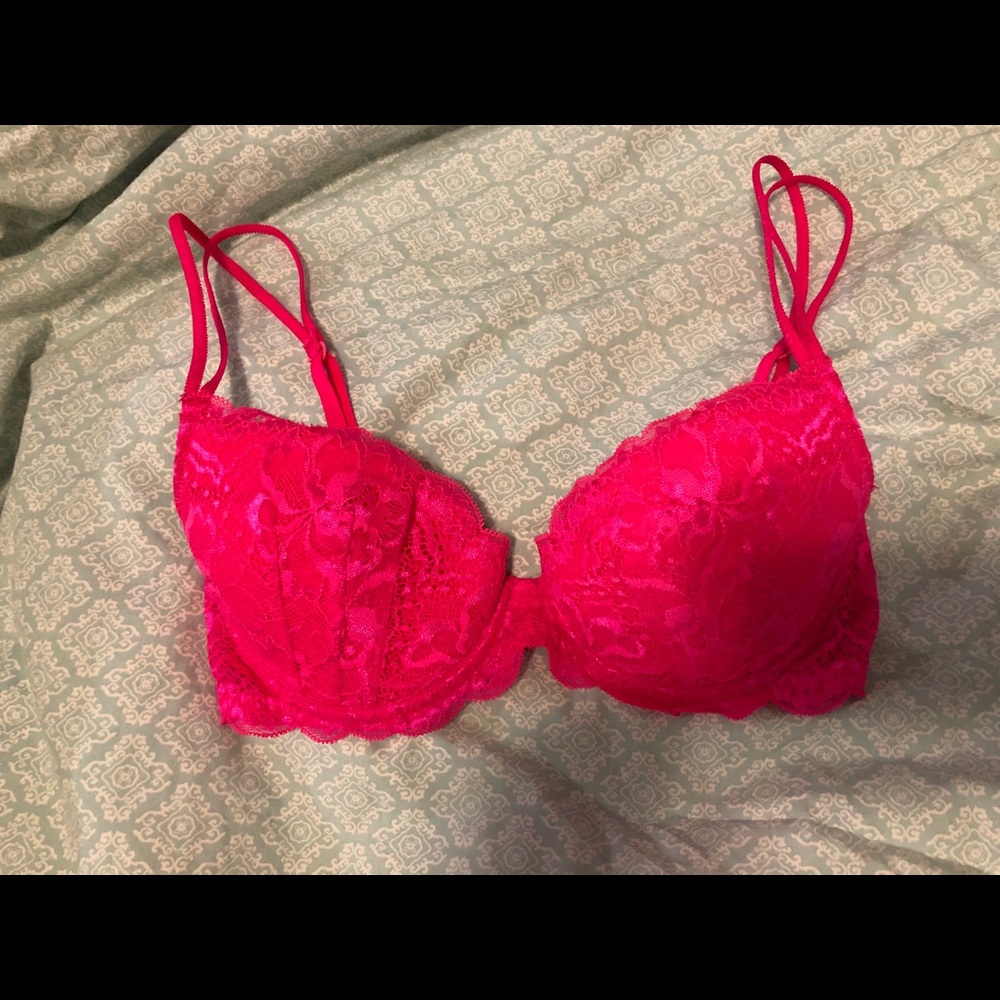 Victoria’s Secret Pink 32D Bra